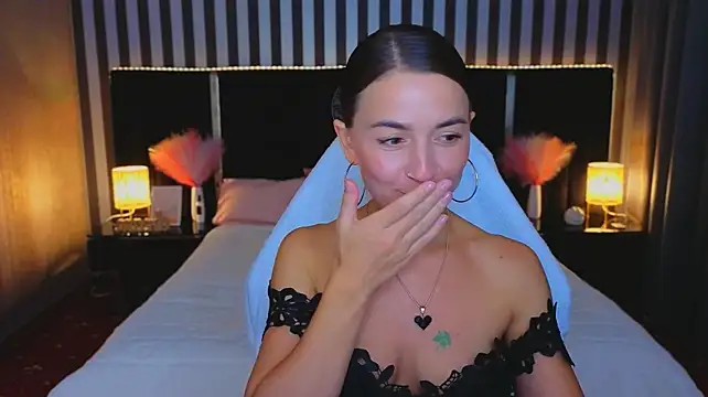 GracefulMichelle live cam on StripChat