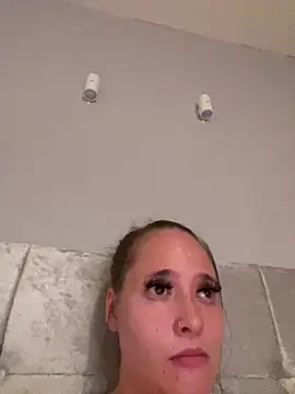 Poppylooloo live cam on StripChat