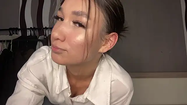 ALittleSurprise live cam on StripChat