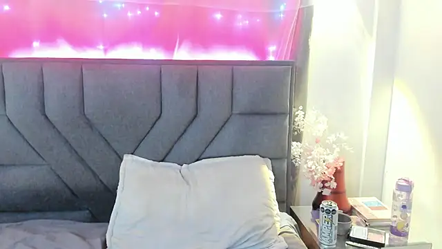 alice_burton_ live cam on StripChat