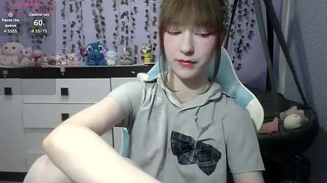 Yoonhee_ki live cam on StripChat