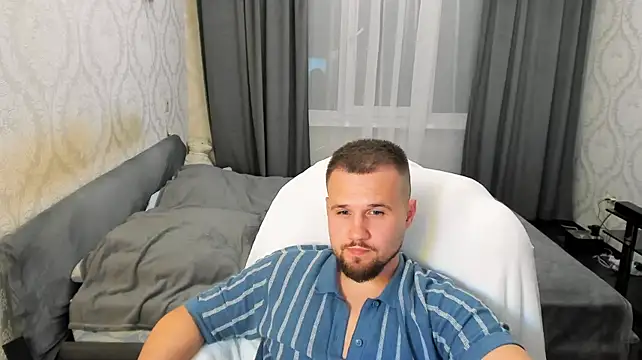 Vladik_b live cam on StripChat
