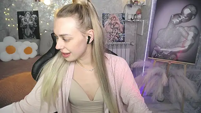 NickyAdamidi live cam on StripChat