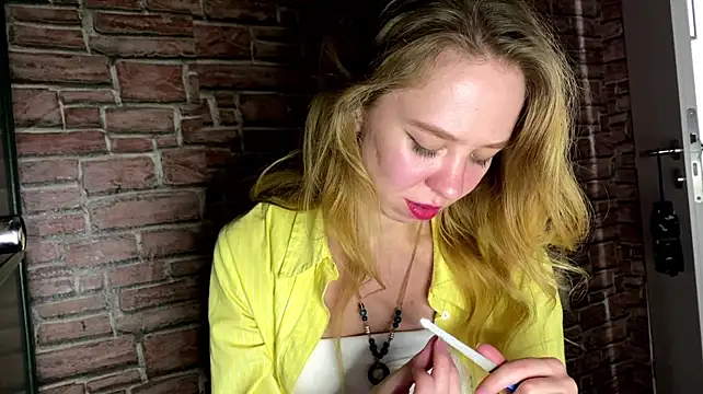 ElizaStorm live cam on StripChat