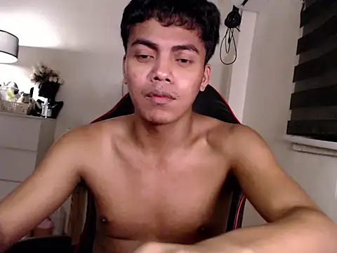 asianboyhunt live cam on StripChat
