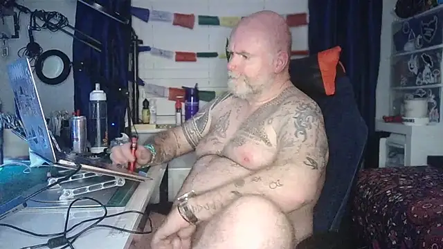 Tattooed_Dilf_01
