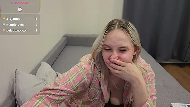 mila__doll live cam preview