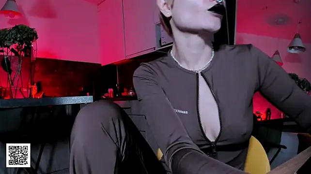 _Misha_Addams_ live cam