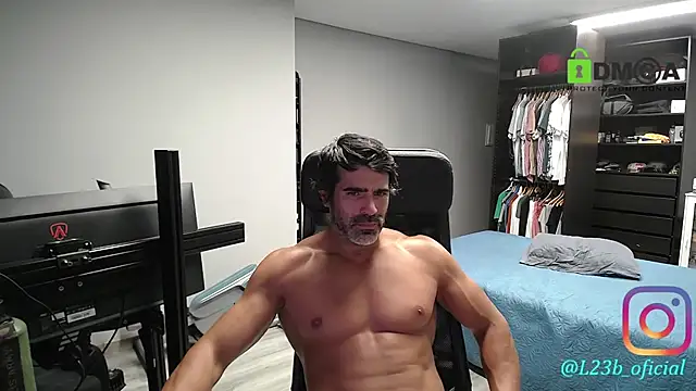 latinoo23bom webcam