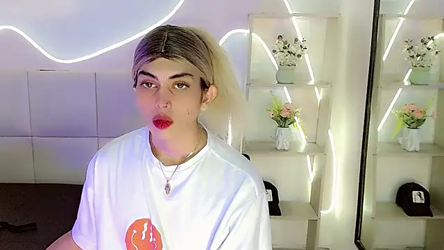Daniela_Pink_