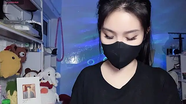 Tieu-May live cam preview