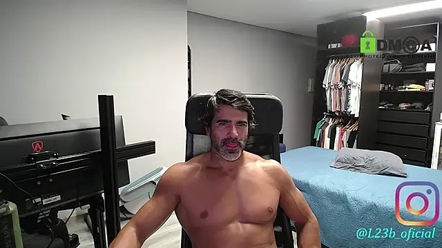 latinoo23bom webcam