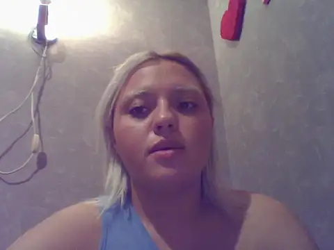 _Mathilda_ live cam on StripChat