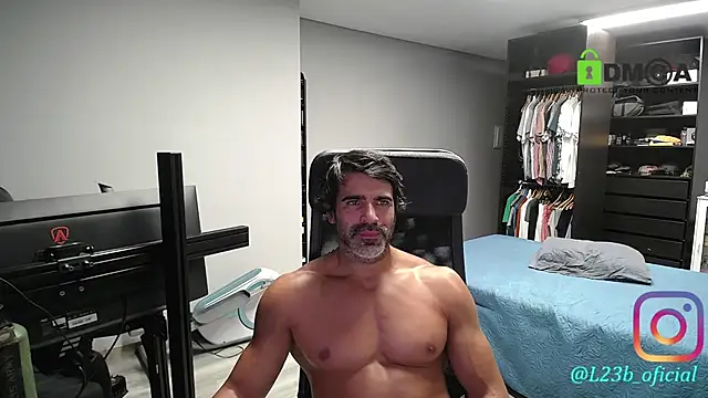 latinoo23bom webcam