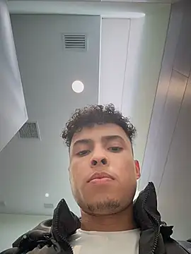 Eros_lee live cam on StripChat