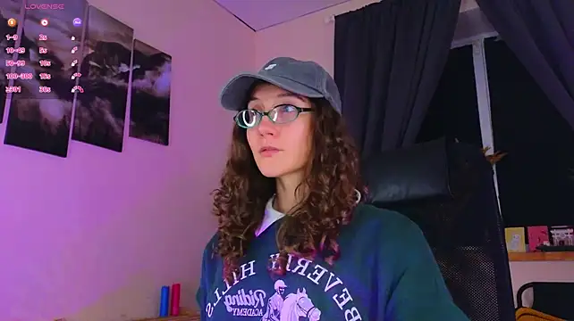 laracroftmansion live cam preview