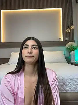 evelyn_hills live cam preview
