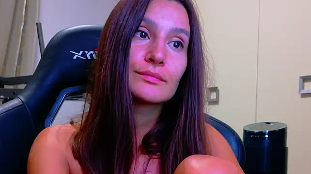 GodlyTheia live cam preview