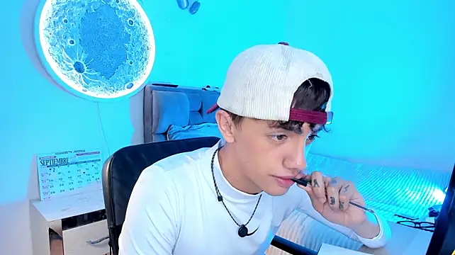 Timothy_ros live cam on StripChat