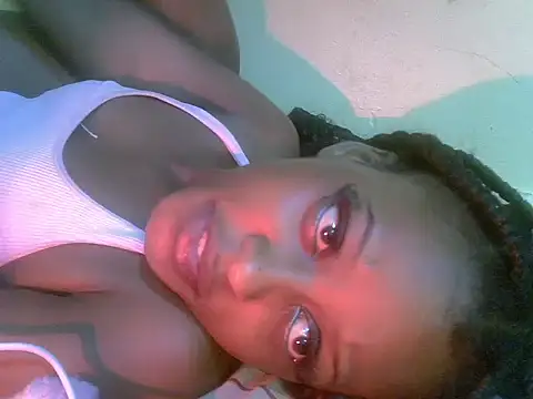 ebony_petite9 live cam on StripChat
