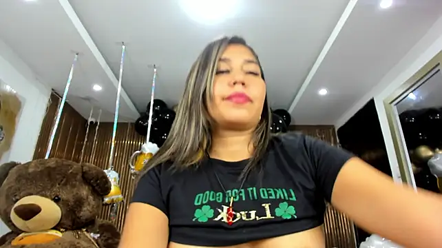 Mindy_19 live cam on StripChat