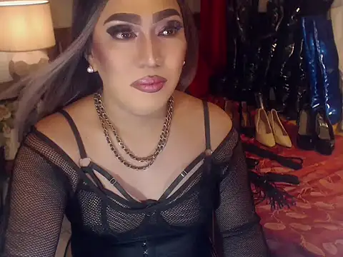 SamanthaAlmazora live cam on StripChat