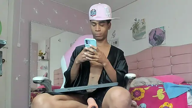 Santy_bigcock_01 live cam on StripChat