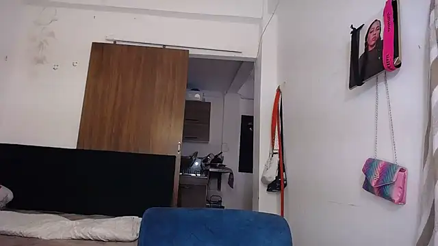 yselahot live cam on StripChat