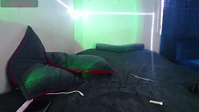 Karyblush25 live cam on StripChat