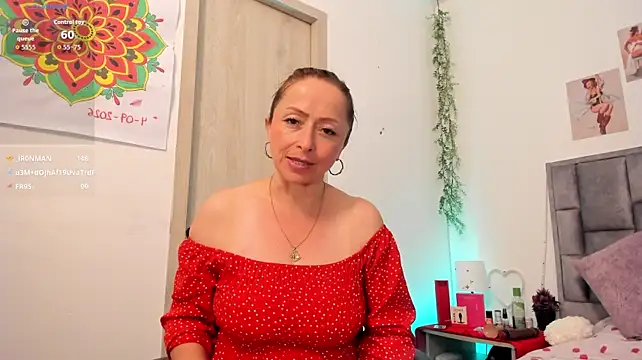 Giovanela_rose live cam on StripChat