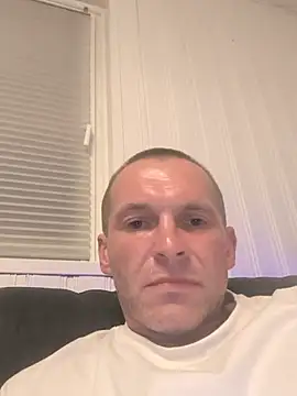 AttractiveSilk5 webcam