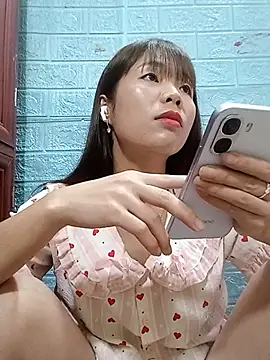 AmyLinee01 live cam on StripChat