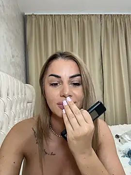 KirstieVegas live cam