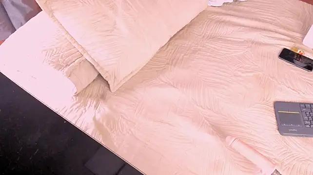 BellaBoobs_ live cam preview