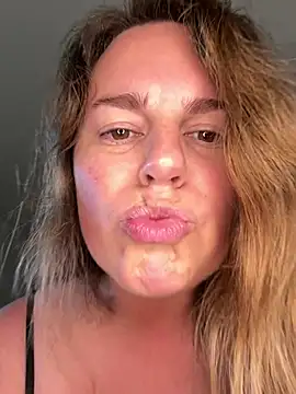 Katie8807 live cam preview