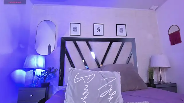 Mila_Hartt webcam