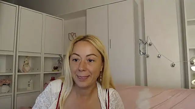 _karolynesyera_ webcam