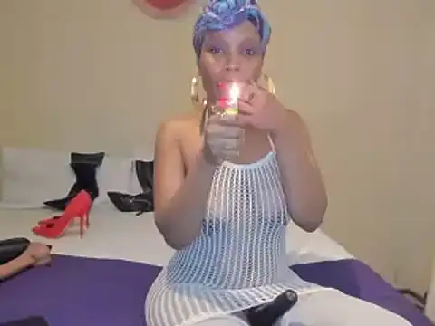 AfricanSquirtingQueen webcam