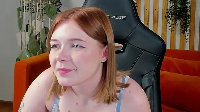 ElinaVale webcam