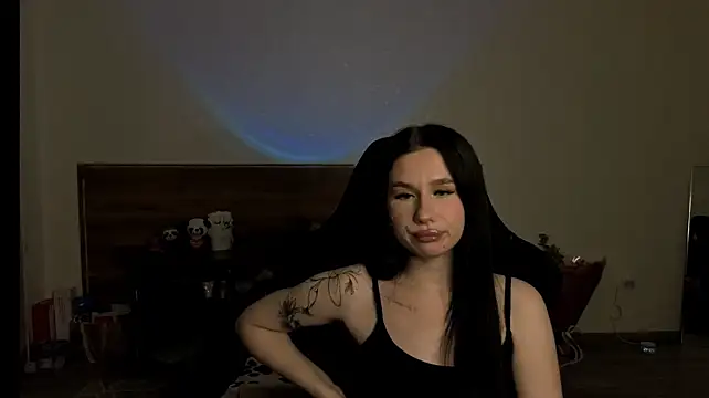 luna_noir_228 webcam
