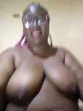 Bellz_sexy live cam on StripChat