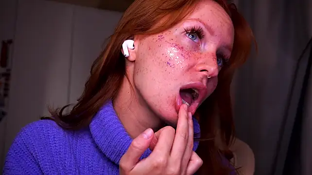 Liuba_Fox webcam
