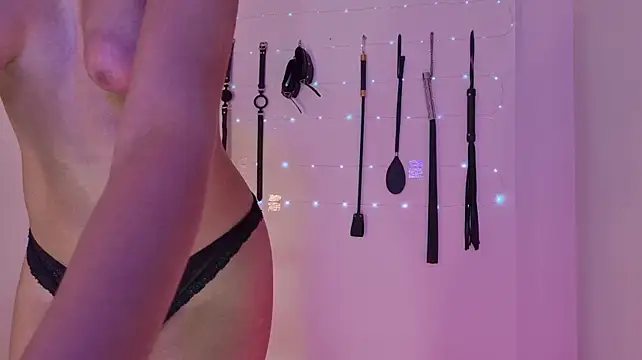 nina_kink live cam on StripChat