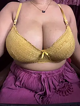 DarlingRuby live cam on StripChat