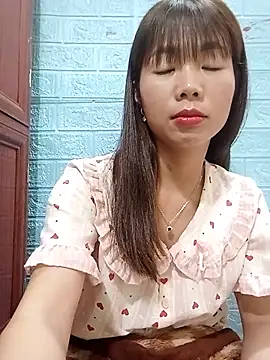 AmyLinee01 live cam on StripChat