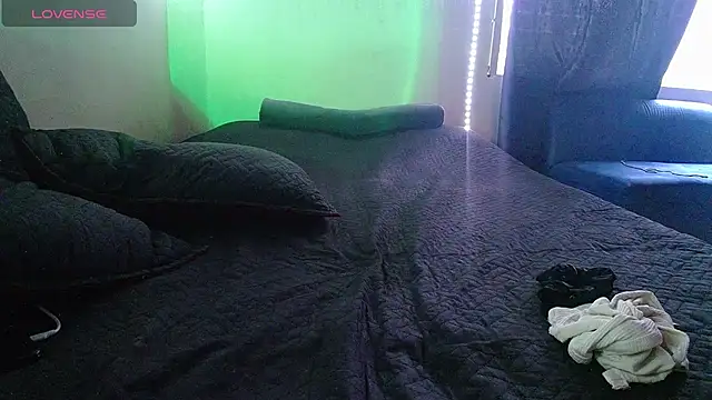 Karyblush25 webcam stripchat model stream image
