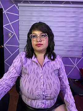 MiiaaJoness live cam preview