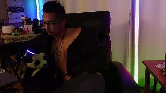 Ghost11_11 live cam on StripChat