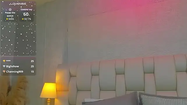 KeitinThompson live cam on StripChat