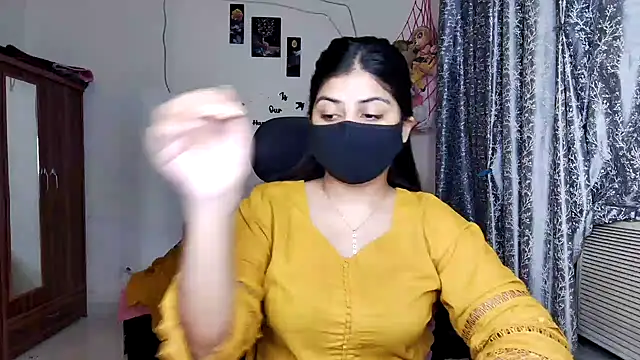 Hot-Shivangi
